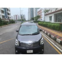 Toyota X Noah X Smart 2011