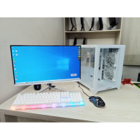 Desktop PC Core i7 7th Gen 16 GB RAM 21.45" Monitor