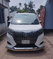 Toyota Esquire Hybrid 2023